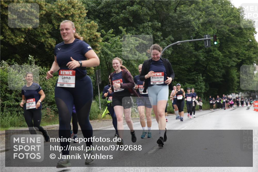 14.06.2026 - REWE Women's Run Jannik Wohlers http://msf.ph/oto/9792688 14.06.2026 10:07:40 Laufen 11445, 10587, 7, 11282, 57 meine-sportfotos.de