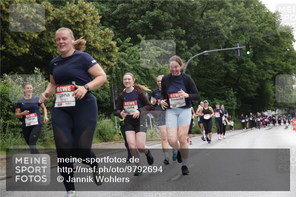 14.06.2026 - REWE Women's Run Jannik Wohlers http://msf.ph/oto/9792694 14.06.2026 10:07:40 Laufen 10587, 11445, 10887, 11282, 517 meine-sportfotos.de
