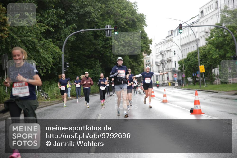 14.06.2026 - REWE Women's Run Jannik Wohlers http://msf.ph/oto/9792696 14.06.2026 09:51:42 Laufen 10874 meine-sportfotos.de