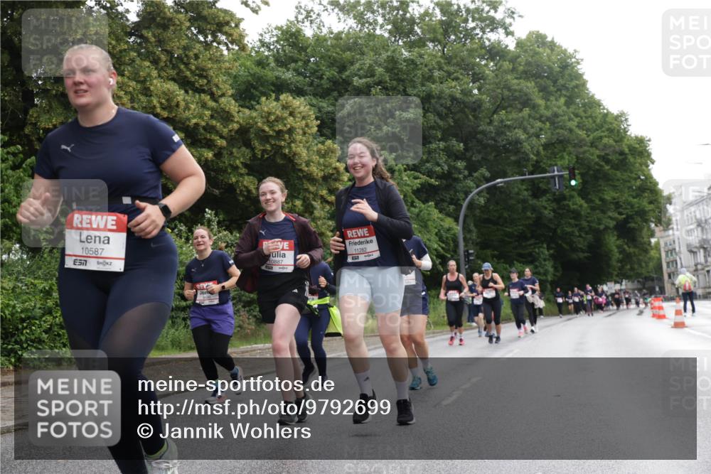 14.06.2026 - REWE Women's Run Jannik Wohlers http://msf.ph/oto/9792699 14.06.2026 10:07:41 Laufen 10587, 7, 11282, 10887 meine-sportfotos.de