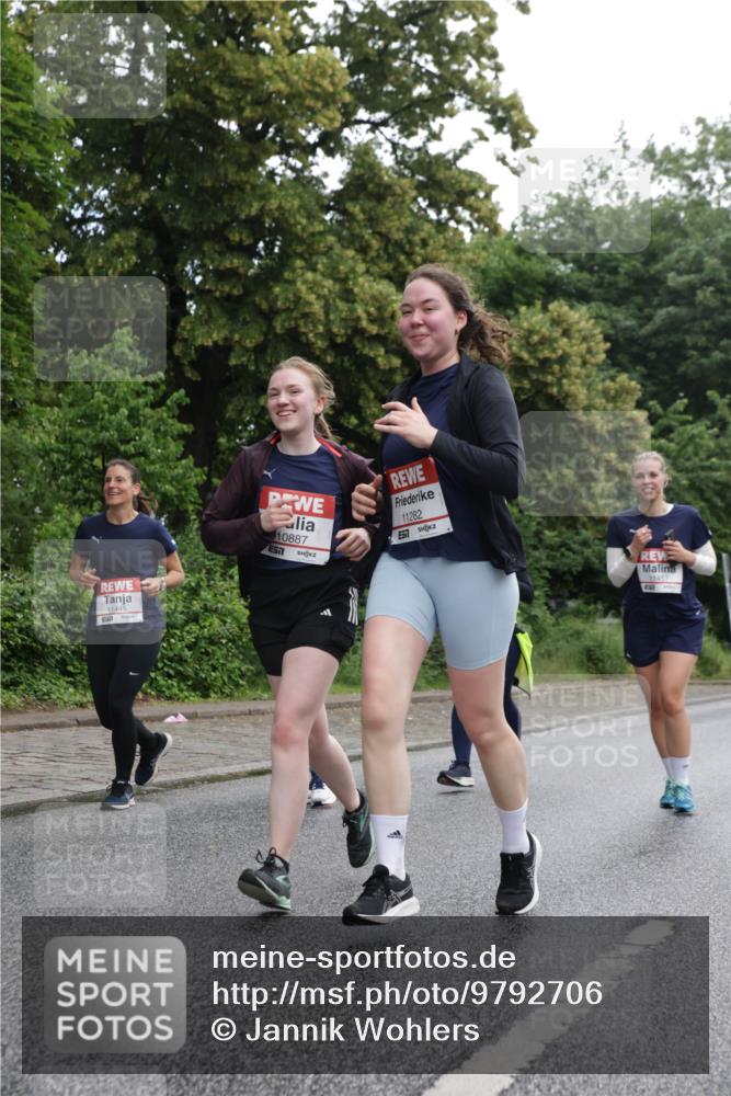 14.06.2026 - REWE Women's Run Jannik Wohlers http://msf.ph/oto/9792706 14.06.2026 10:07:42 Laufen 11445, 10887, 11282, 11457 meine-sportfotos.de