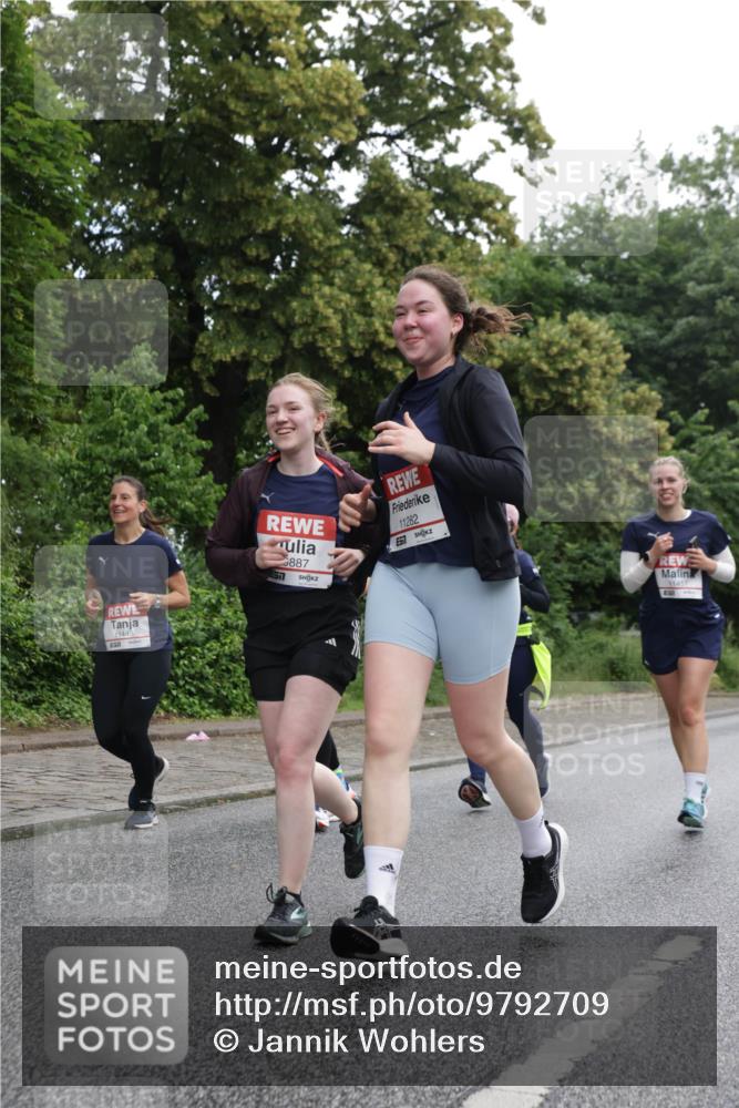 14.06.2026 - REWE Women's Run Jannik Wohlers http://msf.ph/oto/9792709 14.06.2026 10:07:42 Laufen 11445, 887, 11282, 11457 meine-sportfotos.de