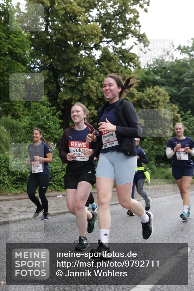 14.06.2026 - REWE Women's Run Jannik Wohlers http://msf.ph/oto/9792711 14.06.2026 10:07:42 Laufen 10887, 11282, 11445, 11457 meine-sportfotos.de