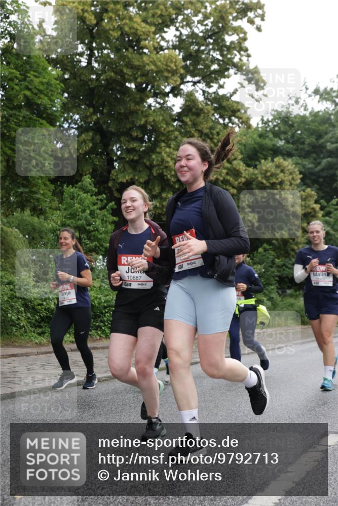 14.06.2026 - REWE Women's Run Jannik Wohlers http://msf.ph/oto/9792713 14.06.2026 10:07:42 Laufen 10887, 11445, 11457 meine-sportfotos.de