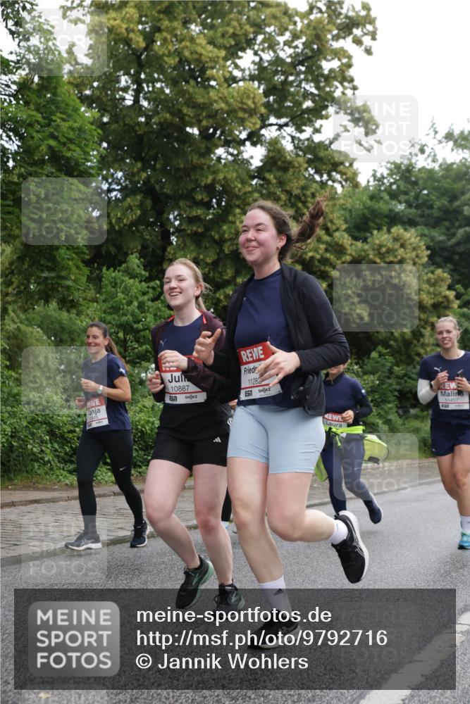 14.06.2026 - REWE Women's Run Jannik Wohlers http://msf.ph/oto/9792716 14.06.2026 10:07:42 Laufen 10887, 11282, 77, 11457 meine-sportfotos.de