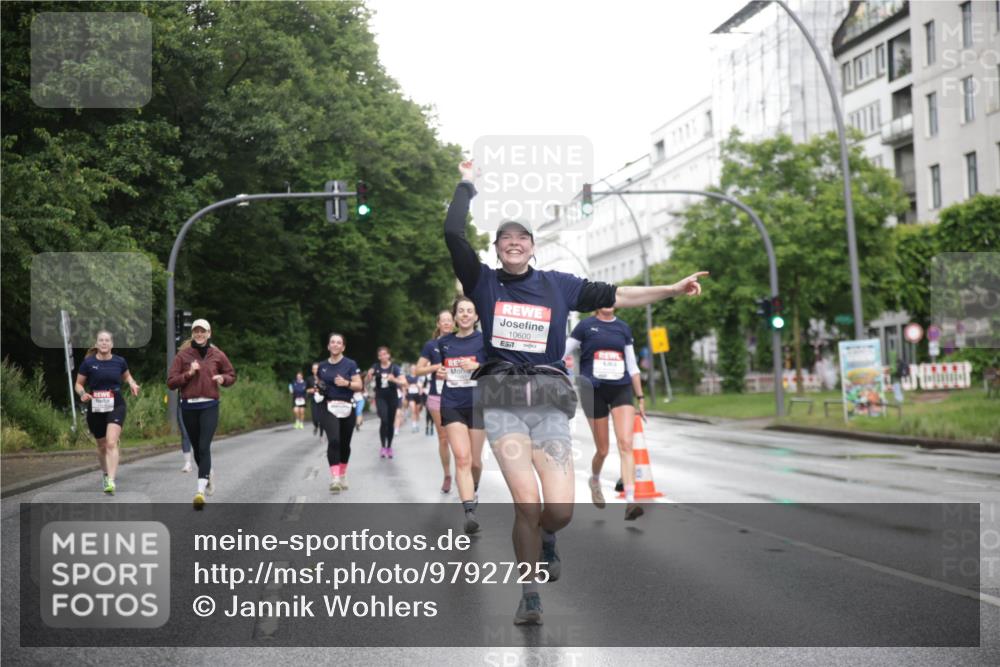 14.06.2026 - REWE Women's Run Jannik Wohlers http://msf.ph/oto/9792725 14.06.2026 09:51:44 Laufen 10600 meine-sportfotos.de