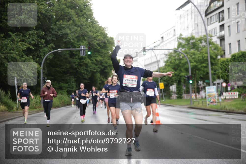 14.06.2026 - REWE Women's Run Jannik Wohlers http://msf.ph/oto/9792727 14.06.2026 09:51:44 Laufen 10600, 57 meine-sportfotos.de