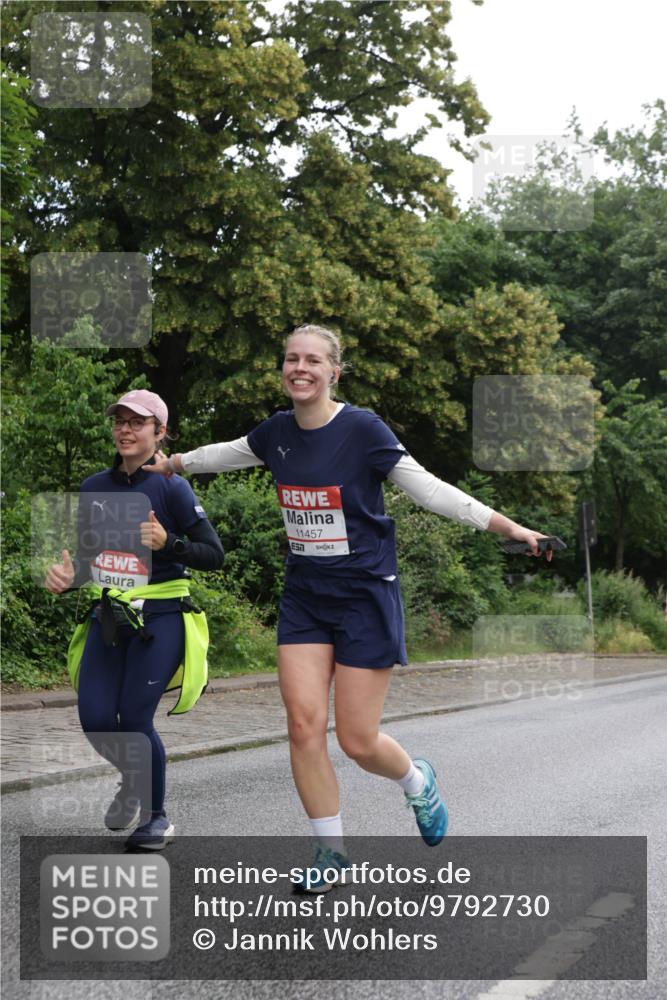 14.06.2026 - REWE Women's Run Jannik Wohlers http://msf.ph/oto/9792730 14.06.2026 10:07:43 Laufen 11457 meine-sportfotos.de