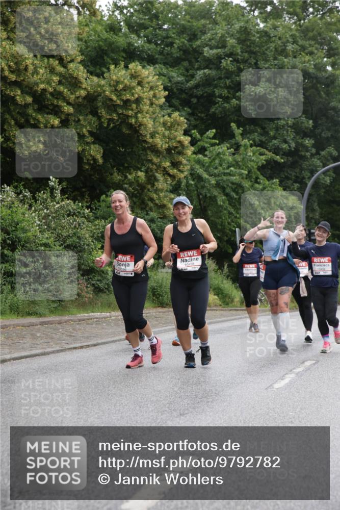 14.06.2026 - REWE Women's Run Jannik Wohlers http://msf.ph/oto/9792782 14.06.2026 10:07:46 Laufen 10536, 10458, 6517, 10498 meine-sportfotos.de