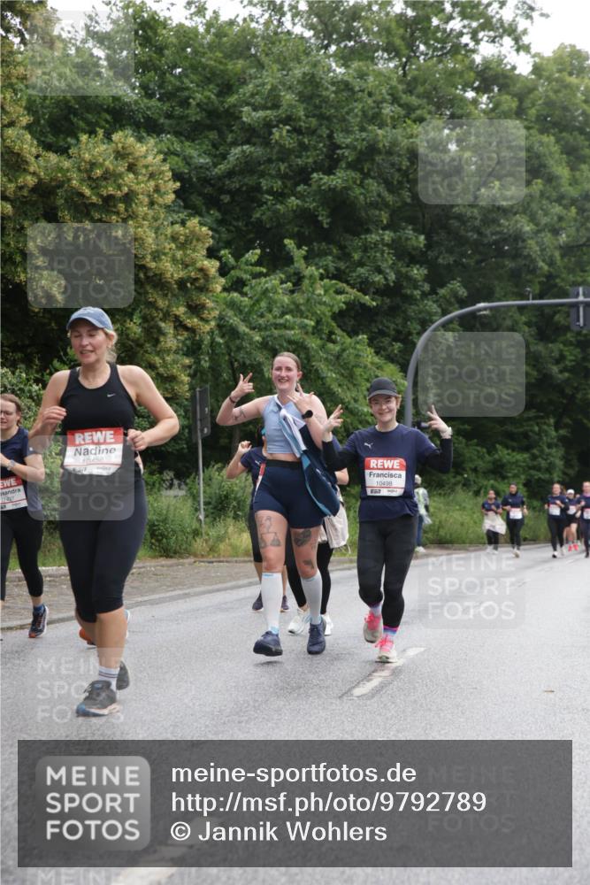14.06.2026 - REWE Women's Run Jannik Wohlers http://msf.ph/oto/9792789 14.06.2026 10:07:47 Laufen 11487, 10458, 10498, 57 meine-sportfotos.de