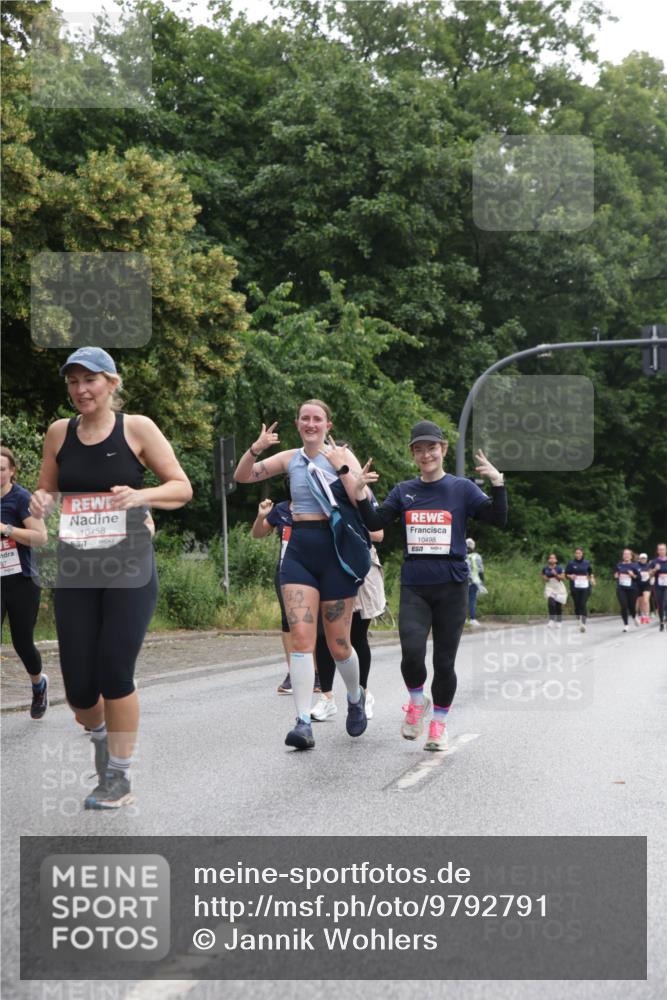 14.06.2026 - REWE Women's Run Jannik Wohlers http://msf.ph/oto/9792791 14.06.2026 10:07:47 Laufen 10458, 5577, 10498 meine-sportfotos.de
