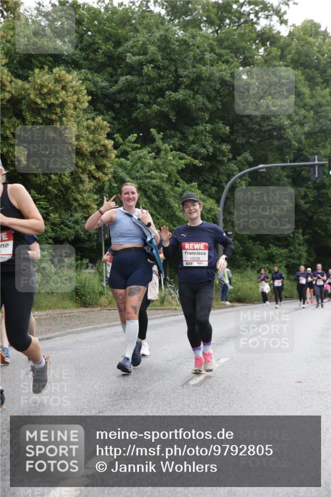 14.06.2026 - REWE Women's Run Jannik Wohlers http://msf.ph/oto/9792805 14.06.2026 10:07:47 Laufen 10498 meine-sportfotos.de