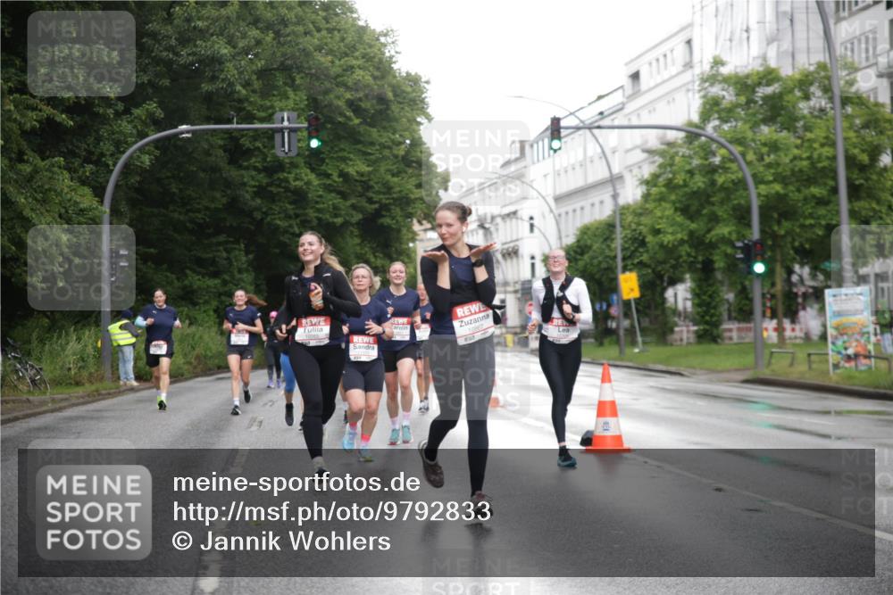 14.06.2026 - REWE Women's Run Jannik Wohlers http://msf.ph/oto/9792833 14.06.2026 09:51:52 Laufen 10867 meine-sportfotos.de