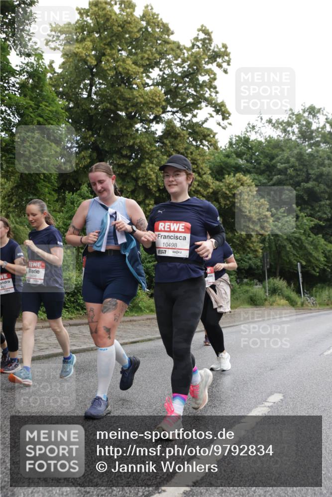 14.06.2026 - REWE Women's Run Jannik Wohlers http://msf.ph/oto/9792834 14.06.2026 10:07:50 Laufen 437, 10695, 10498, 57 meine-sportfotos.de