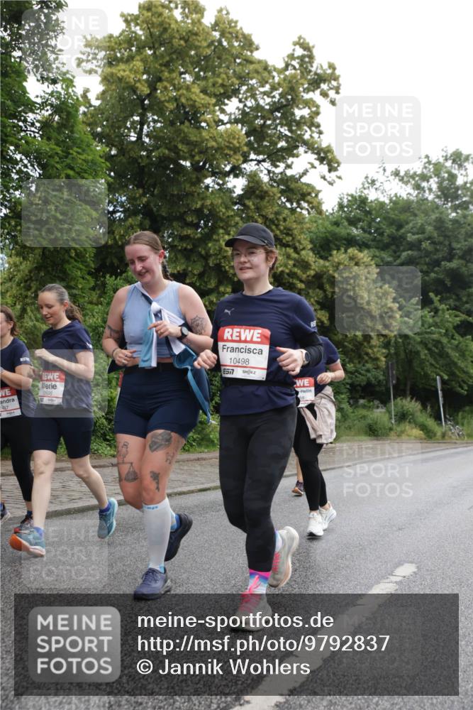 14.06.2026 - REWE Women's Run Jannik Wohlers http://msf.ph/oto/9792837 14.06.2026 10:07:50 Laufen 487, 10695, 10498, 57 meine-sportfotos.de