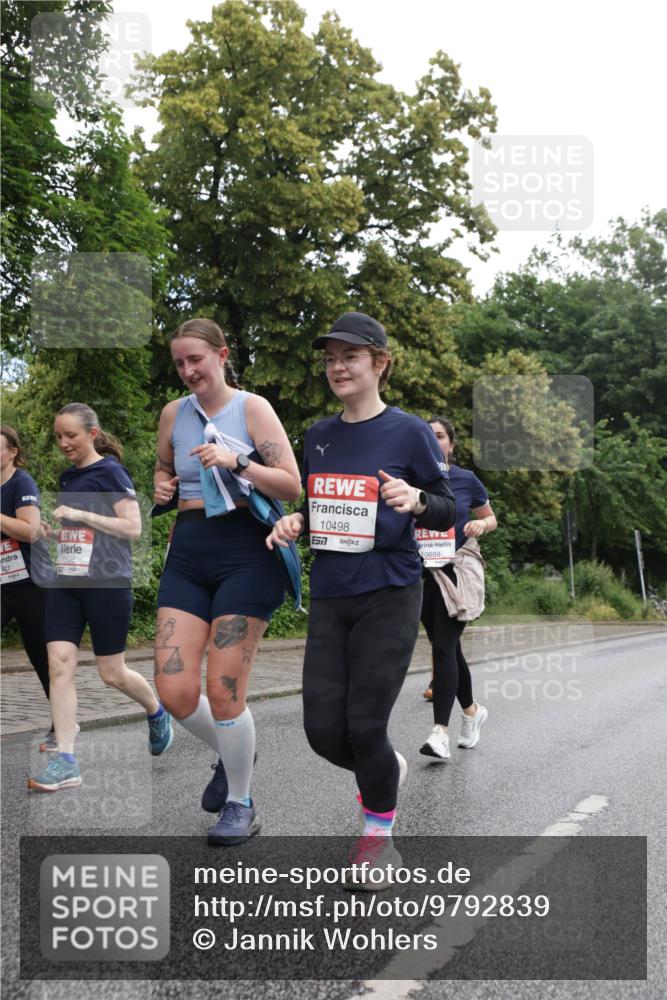 14.06.2026 - REWE Women's Run Jannik Wohlers http://msf.ph/oto/9792839 14.06.2026 10:07:50 Laufen 417, 10498, 577, 10688 meine-sportfotos.de