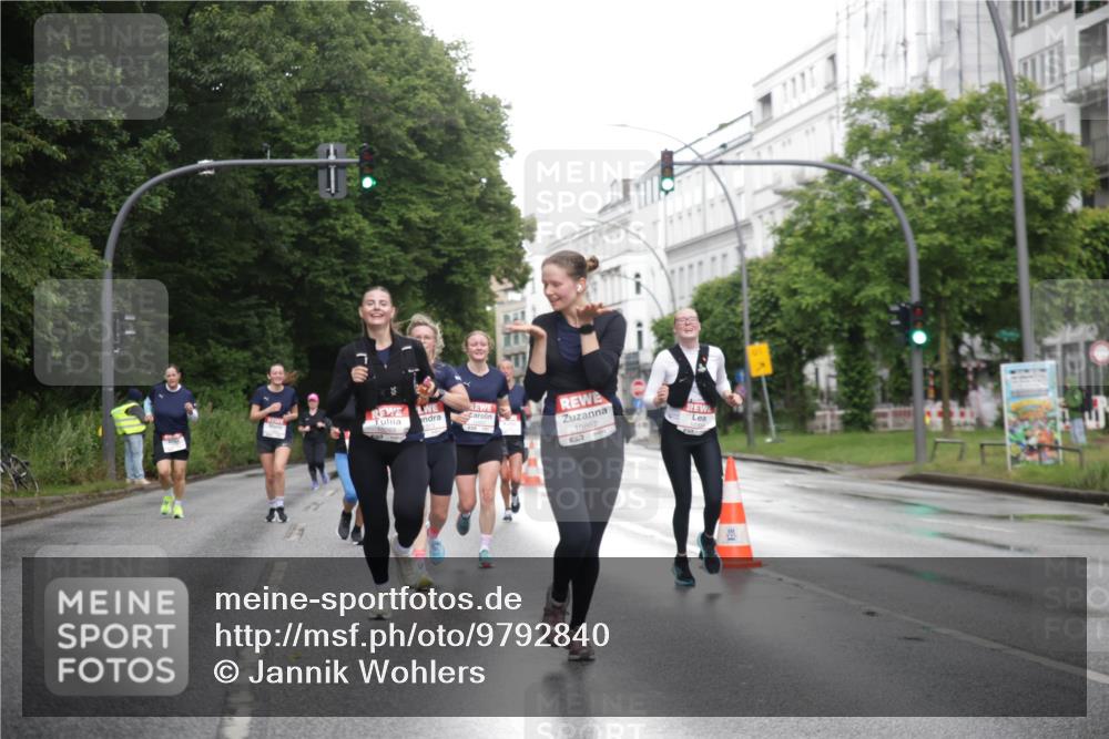 14.06.2026 - REWE Women's Run Jannik Wohlers http://msf.ph/oto/9792840 14.06.2026 09:51:52 Laufen 10867 meine-sportfotos.de