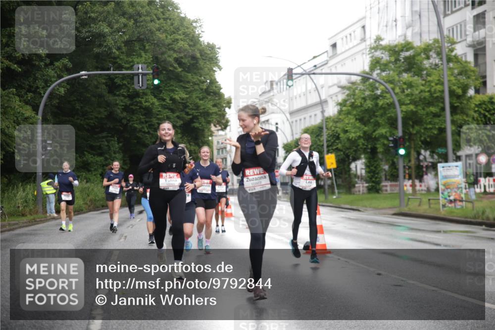 14.06.2026 - REWE Women's Run Jannik Wohlers http://msf.ph/oto/9792844 14.06.2026 09:51:52 Laufen 10265, 10867 meine-sportfotos.de