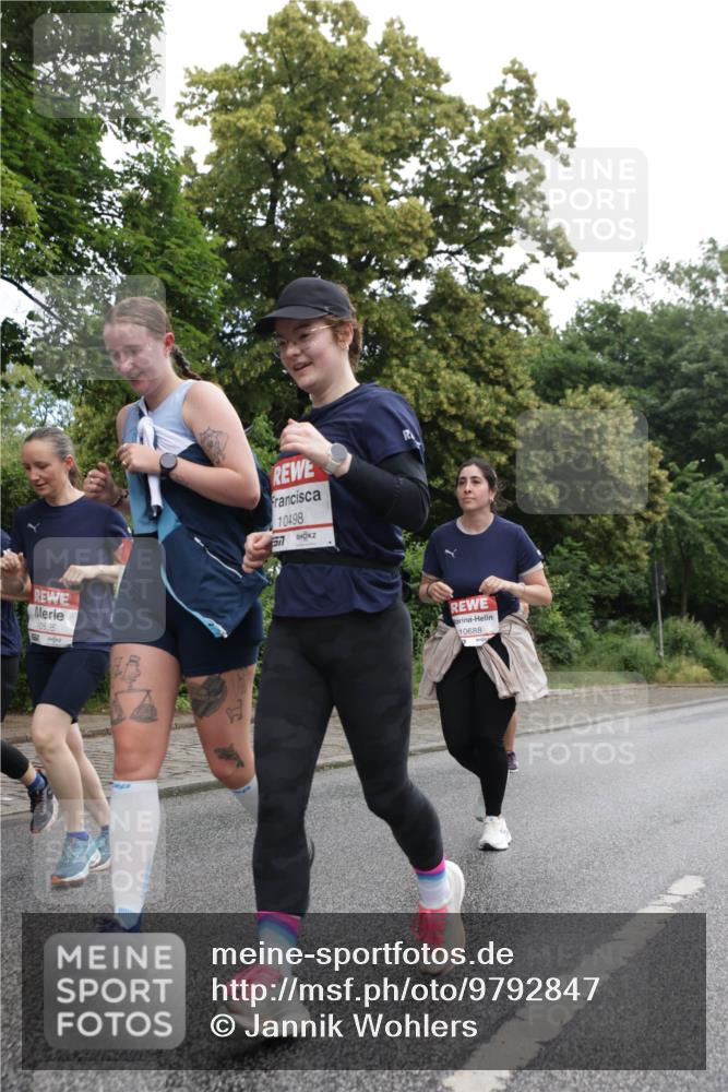 14.06.2026 - REWE Women's Run Jannik Wohlers http://msf.ph/oto/9792847 14.06.2026 10:07:50 Laufen 10695, 57, 10498, 10688 meine-sportfotos.de
