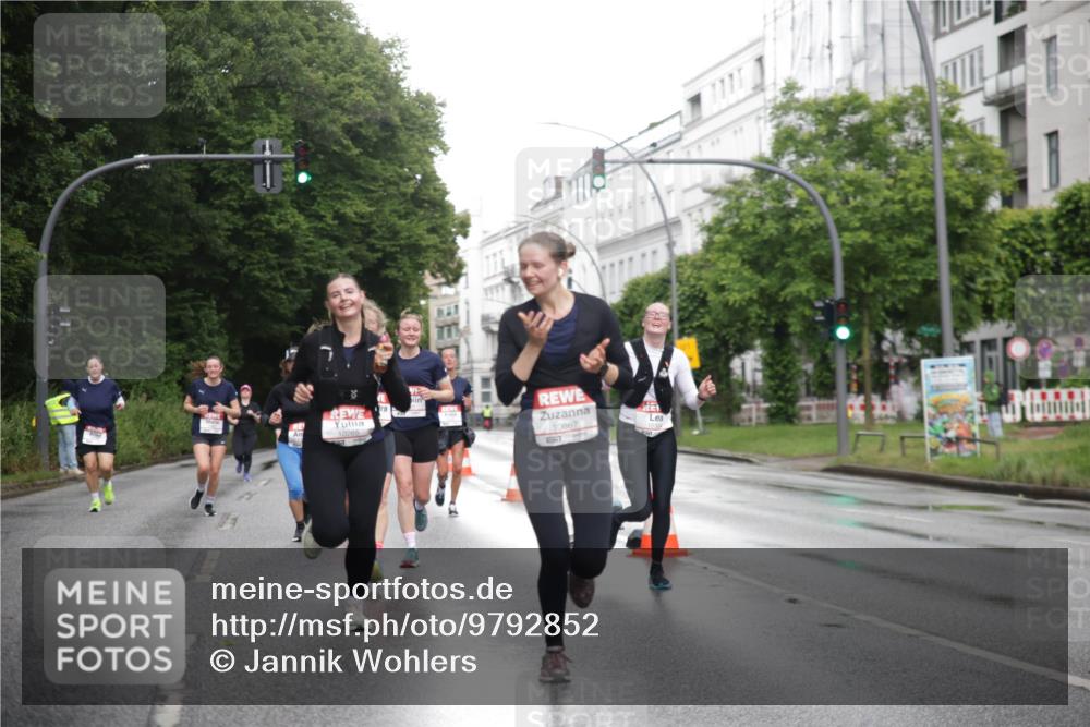 14.06.2026 - REWE Women's Run Jannik Wohlers http://msf.ph/oto/9792852 14.06.2026 09:51:52 Laufen 10867 meine-sportfotos.de