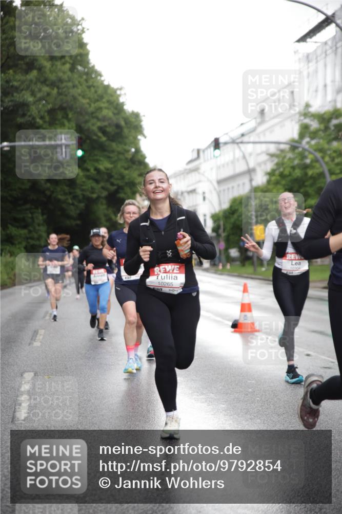 14.06.2026 - REWE Women's Run Jannik Wohlers http://msf.ph/oto/9792854 14.06.2026 09:51:53 Laufen 10265, 10304 meine-sportfotos.de