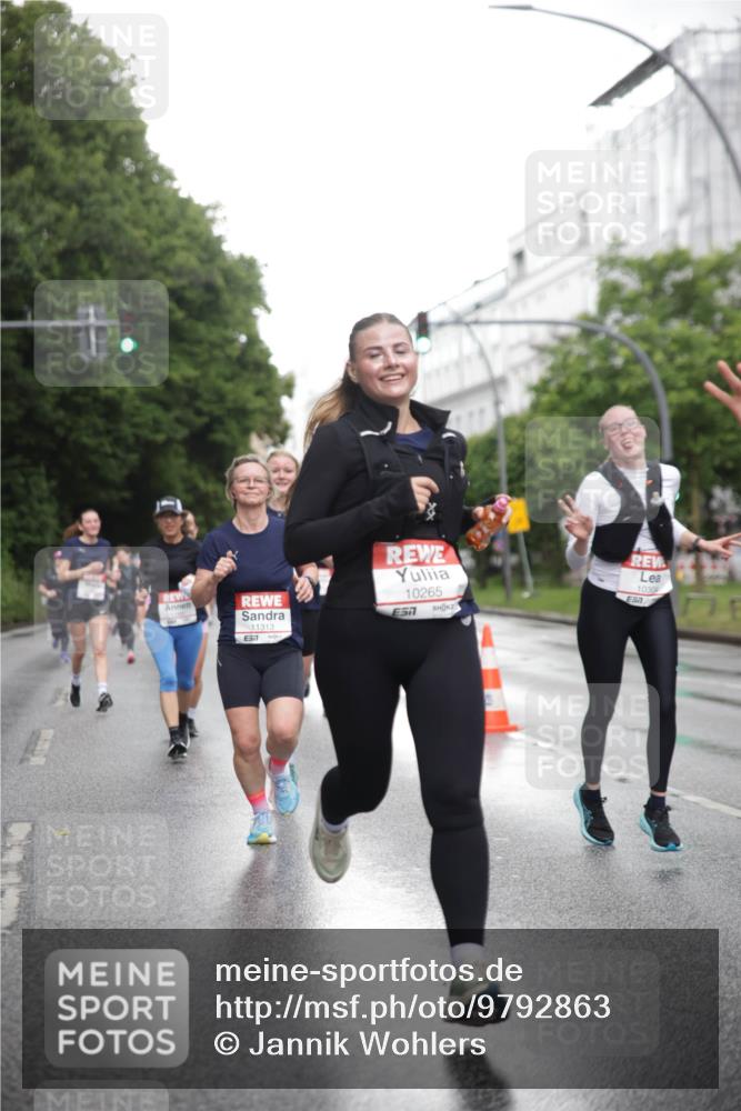 14.06.2026 - REWE Women's Run Jannik Wohlers http://msf.ph/oto/9792863 14.06.2026 09:51:54 Laufen 11313, 10265, 7, 10304 meine-sportfotos.de