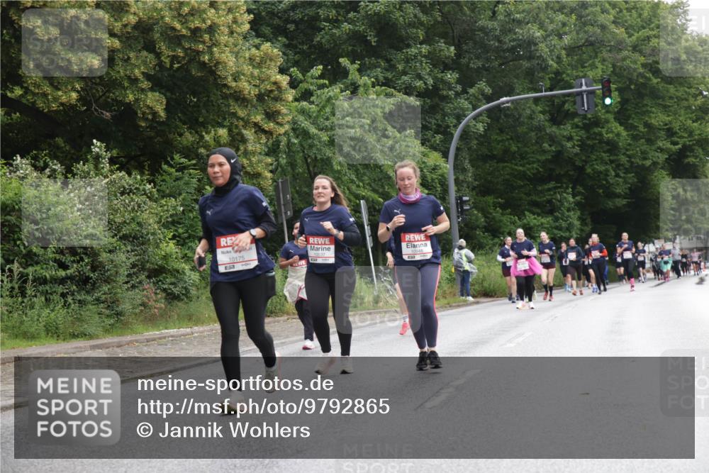 14.06.2026 - REWE Women's Run Jannik Wohlers http://msf.ph/oto/9792865 14.06.2026 10:07:57 Laufen 10175, 57, 10537, 57, 10948 meine-sportfotos.de