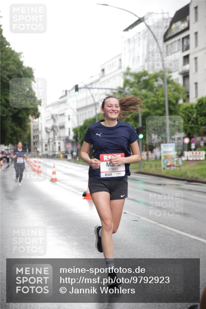14.06.2026 - REWE Women's Run Jannik Wohlers http://msf.ph/oto/9792923 14.06.2026 09:51:58 Laufen 10882, 7 meine-sportfotos.de