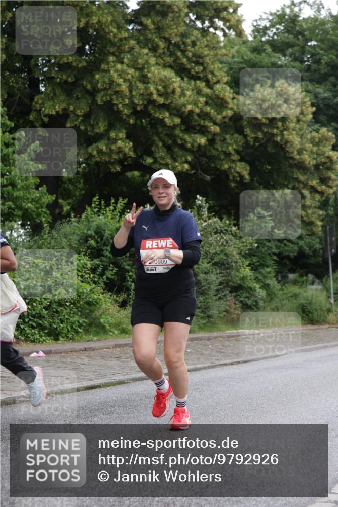 14.06.2026 - REWE Women's Run Jannik Wohlers http://msf.ph/oto/9792926 14.06.2026 10:08:02 Laufen 7, 0909 meine-sportfotos.de
