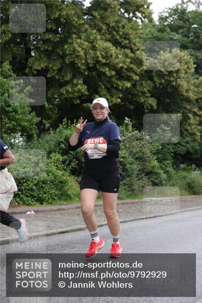 14.06.2026 - REWE Women's Run Jannik Wohlers http://msf.ph/oto/9792929 14.06.2026 10:08:02 Laufen 10909, 57 meine-sportfotos.de