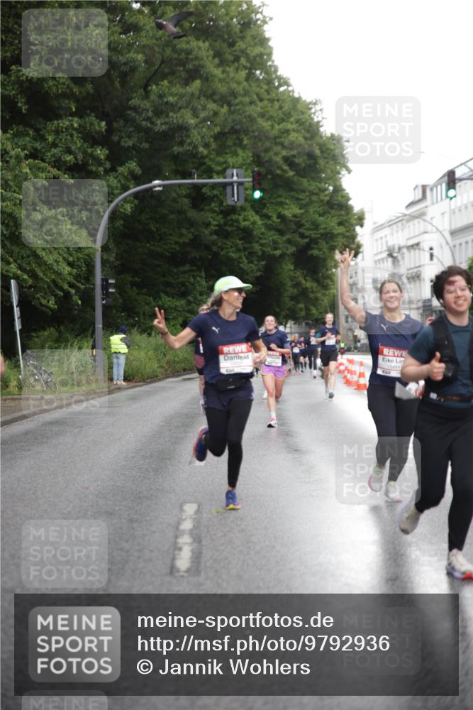 14.06.2026 - REWE Women's Run Jannik Wohlers http://msf.ph/oto/9792936 14.06.2026 09:52:01 Laufen 10451 meine-sportfotos.de