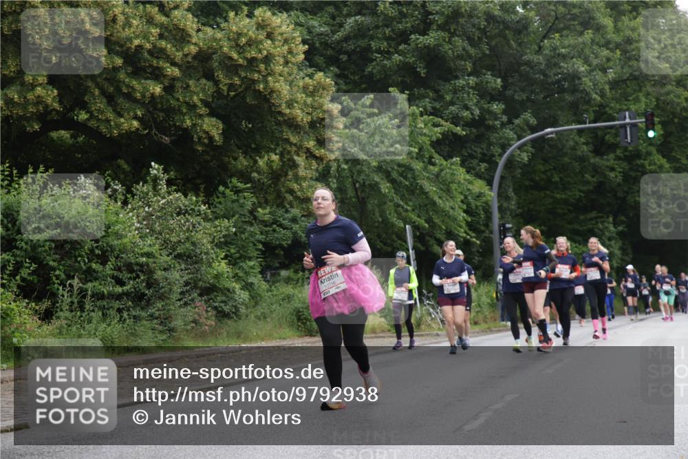 14.06.2026 - REWE Women's Run Jannik Wohlers http://msf.ph/oto/9792938 14.06.2026 10:08:04 Laufen 10716 meine-sportfotos.de