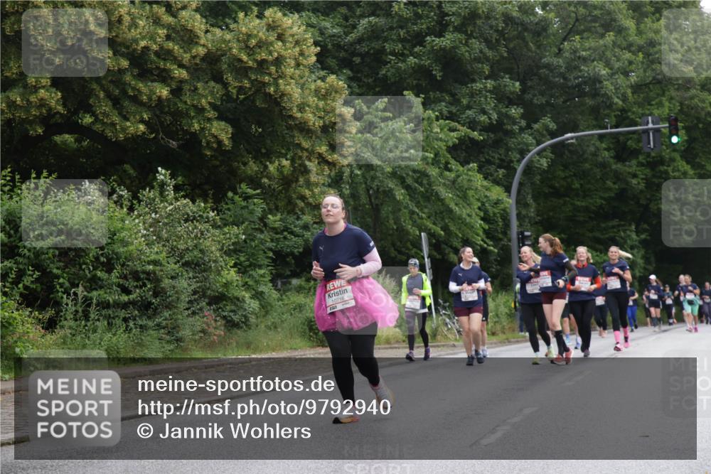 14.06.2026 - REWE Women's Run Jannik Wohlers http://msf.ph/oto/9792940 14.06.2026 10:08:05 Laufen 10716 meine-sportfotos.de