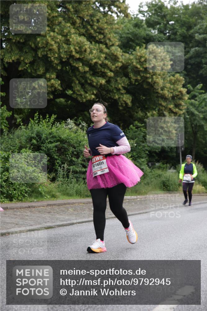 14.06.2026 - REWE Women's Run Jannik Wohlers http://msf.ph/oto/9792945 14.06.2026 10:08:06 Laufen 10716 meine-sportfotos.de