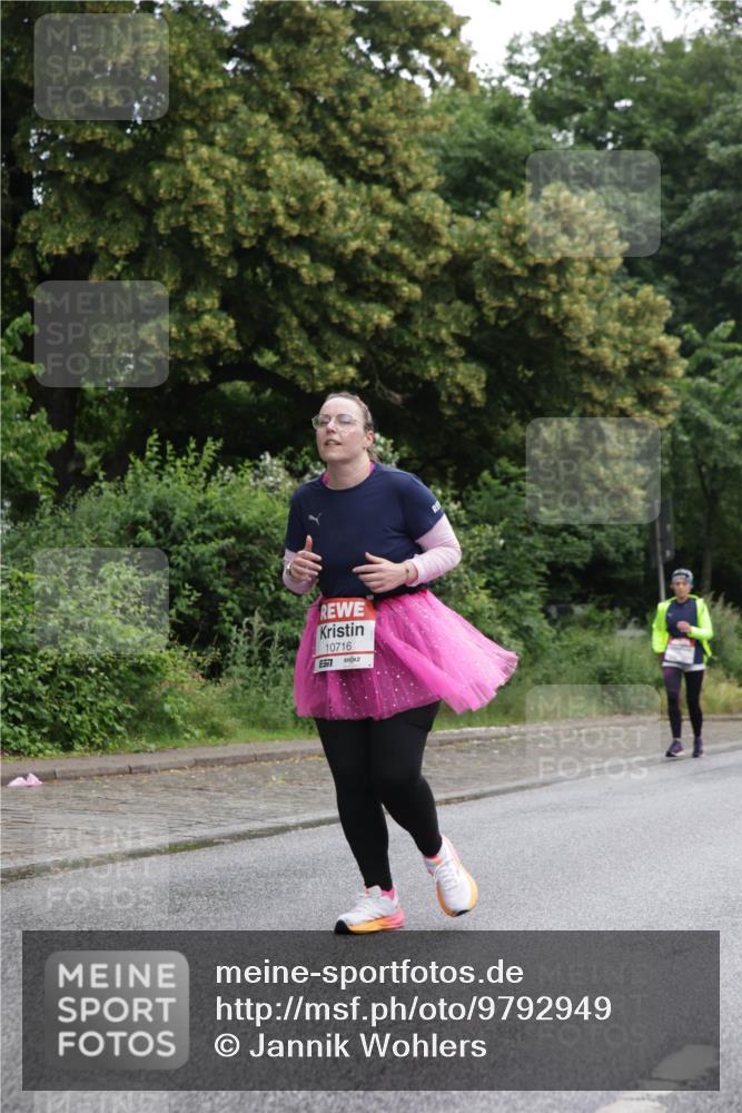 14.06.2026 - REWE Women's Run Jannik Wohlers http://msf.ph/oto/9792949 14.06.2026 10:08:06 Laufen 10716, 517 meine-sportfotos.de