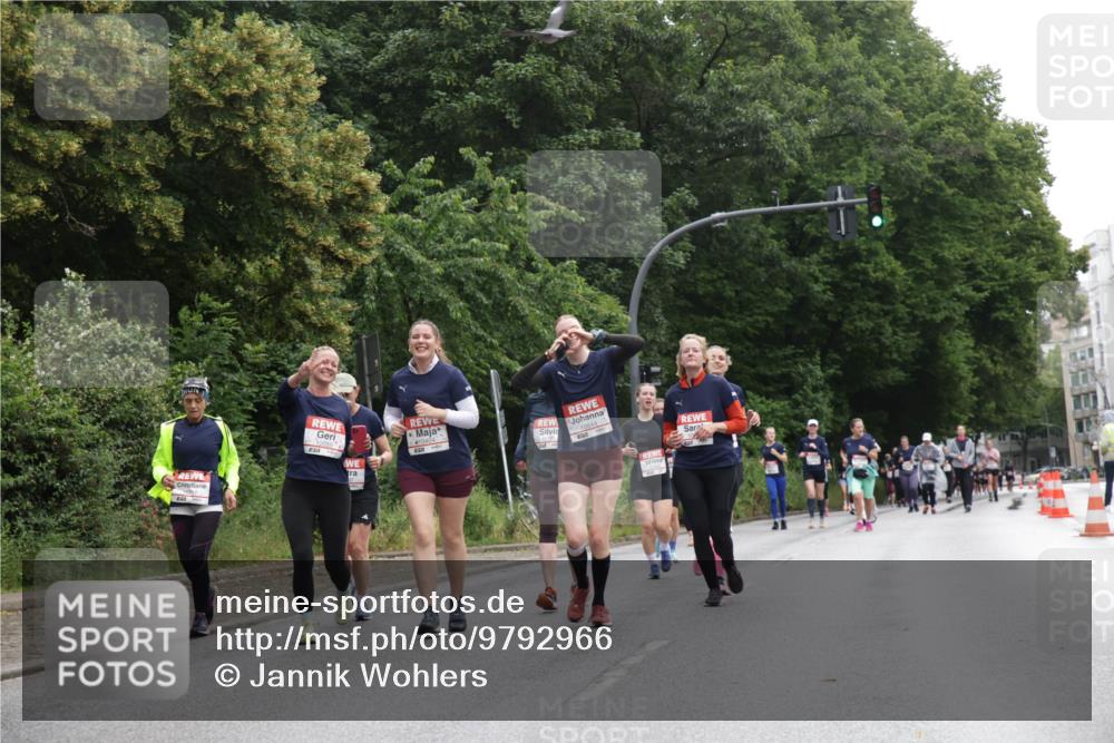 14.06.2026 - REWE Women's Run Jannik Wohlers http://msf.ph/oto/9792966 14.06.2026 10:08:08 Laufen 410404, 10644, 10689 meine-sportfotos.de