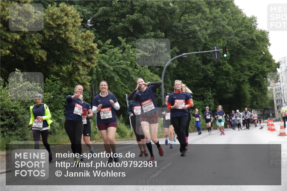 14.06.2026 - REWE Women's Run Jannik Wohlers http://msf.ph/oto/9792981 14.06.2026 10:08:08 Laufen 7, 10404, 11125, 10644 meine-sportfotos.de