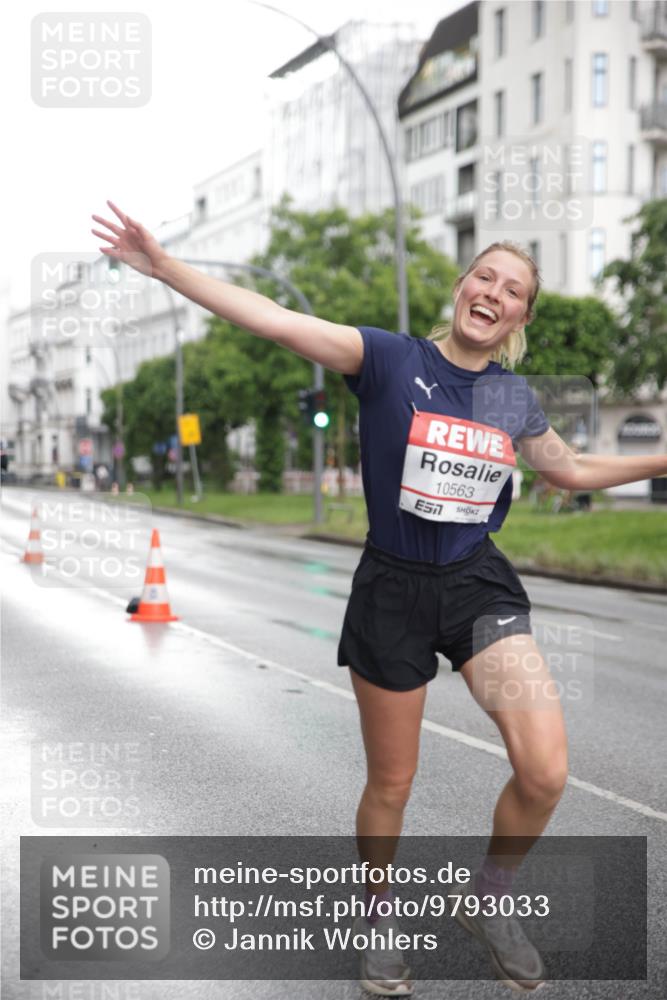 14.06.2026 - REWE Women's Run Jannik Wohlers http://msf.ph/oto/9793033 14.06.2026 09:52:09 Laufen 10563 meine-sportfotos.de