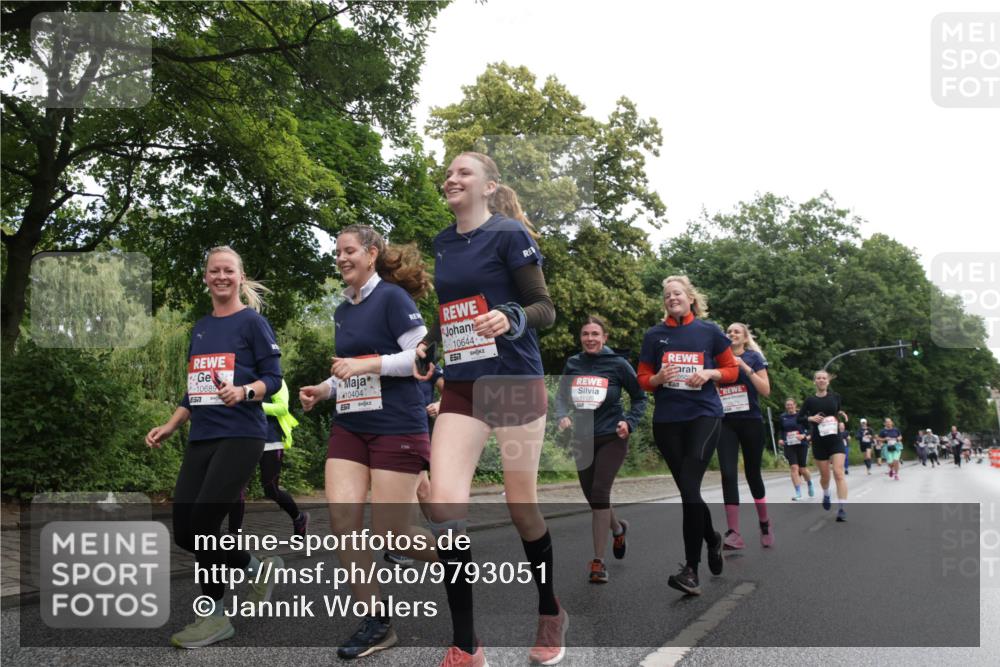 14.06.2026 - REWE Women's Run Jannik Wohlers http://msf.ph/oto/9793051 14.06.2026 10:08:12 Laufen 7, 10689, 104041, 10644, 657, 11125, 050 meine-sportfotos.de