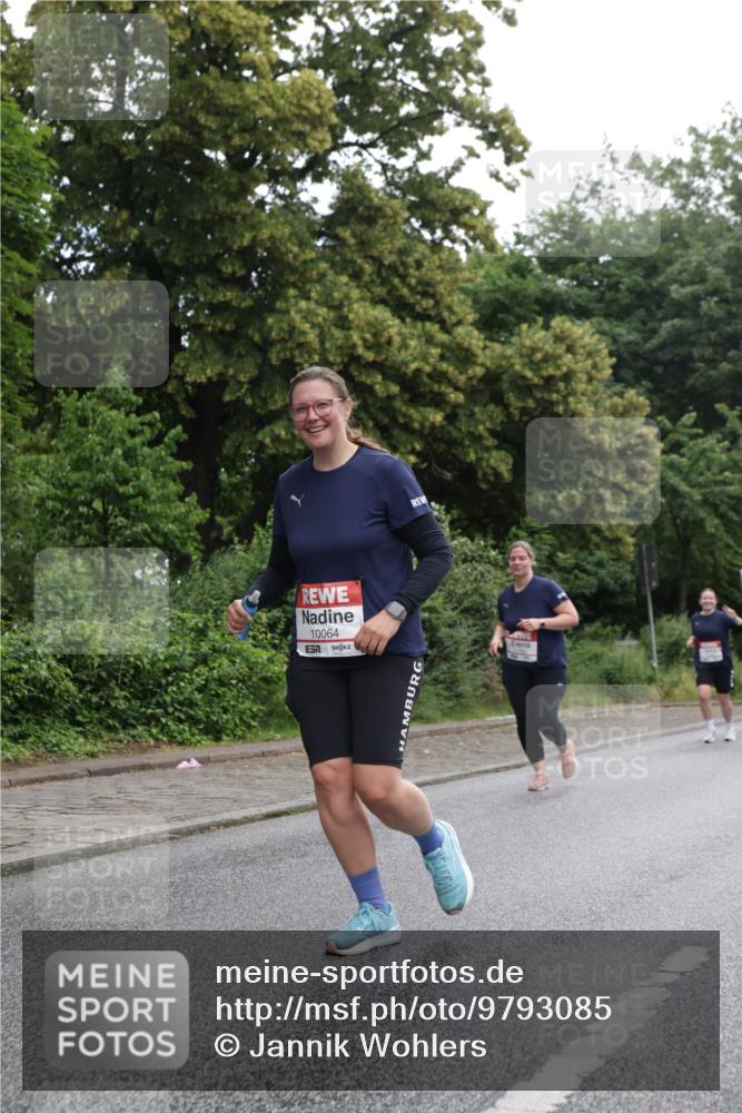 14.06.2026 - REWE Women's Run Jannik Wohlers http://msf.ph/oto/9793085 14.06.2026 10:08:16 Laufen 10064 meine-sportfotos.de