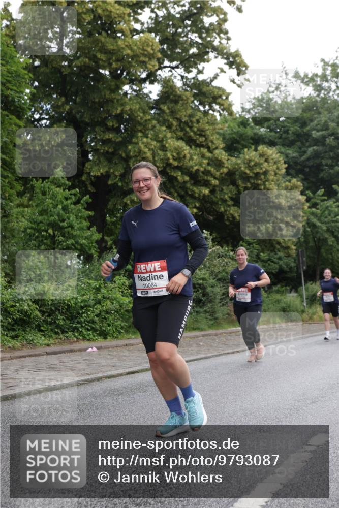 14.06.2026 - REWE Women's Run Jannik Wohlers http://msf.ph/oto/9793087 14.06.2026 10:08:16 Laufen 10064 meine-sportfotos.de