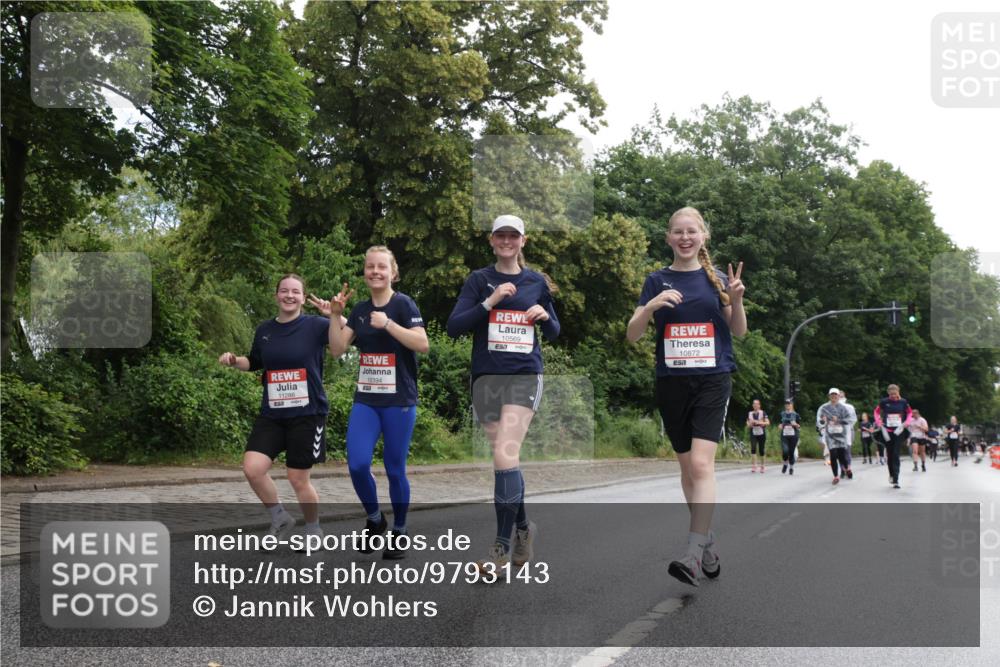 14.06.2026 - REWE Women's Run Jannik Wohlers http://msf.ph/oto/9793143 14.06.2026 10:08:20 Laufen 10394, 10569, 7, 10872, 51, 11286 meine-sportfotos.de