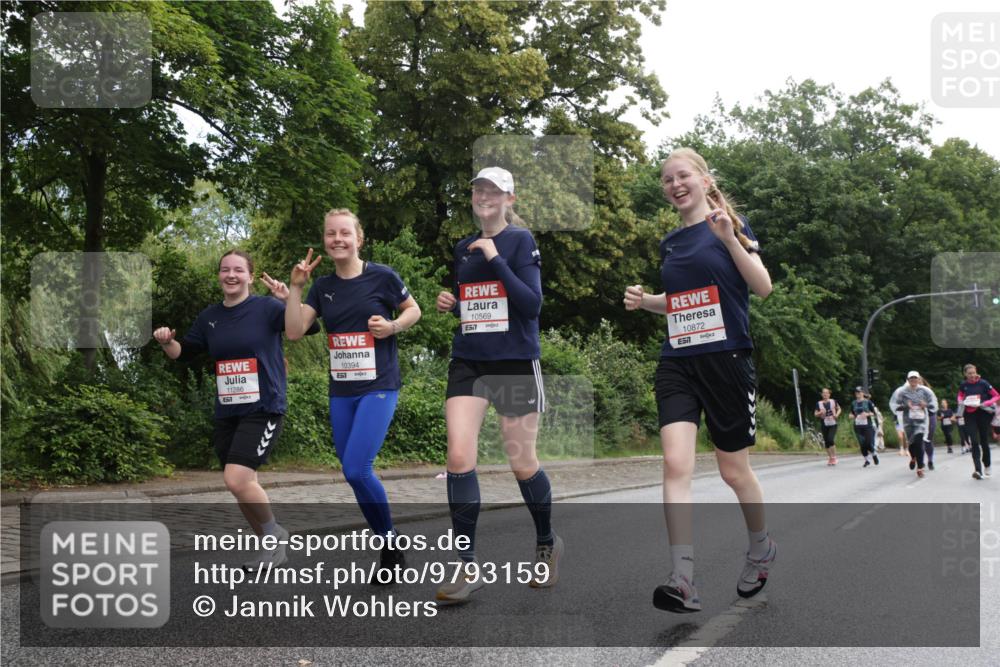 14.06.2026 - REWE Women's Run Jannik Wohlers http://msf.ph/oto/9793159 14.06.2026 10:08:21 Laufen 11286, 651, 10394, 51, 10569, 657, 10872, 651 meine-sportfotos.de