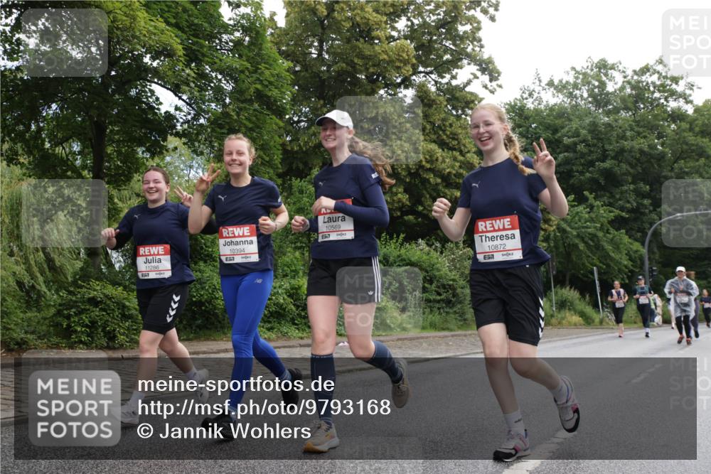 14.06.2026 - REWE Women's Run Jannik Wohlers http://msf.ph/oto/9793168 14.06.2026 10:08:21 Laufen 11286, 7, 10394, 57, 10569, 57, 10872, 7 meine-sportfotos.de