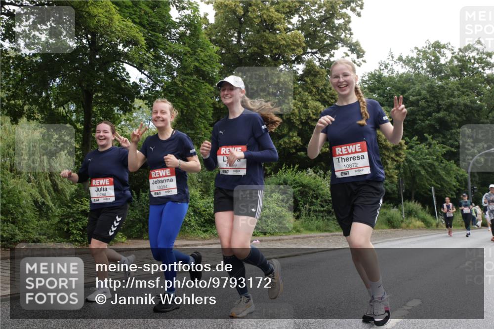 14.06.2026 - REWE Women's Run Jannik Wohlers http://msf.ph/oto/9793172 14.06.2026 10:08:21 Laufen 11286, 10394, 57, 10, 69, 57, 10872, 57 meine-sportfotos.de