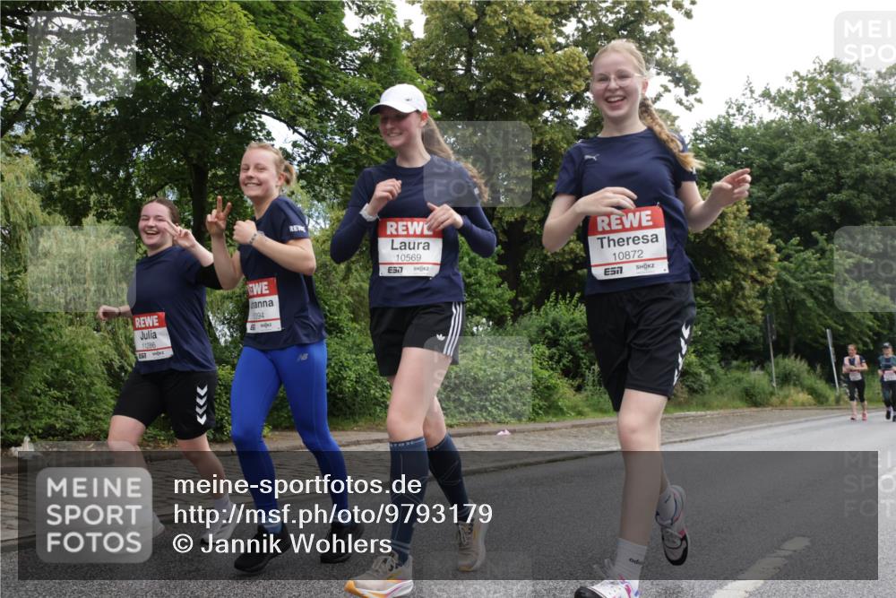 14.06.2026 - REWE Women's Run Jannik Wohlers http://msf.ph/oto/9793179 14.06.2026 10:08:21 Laufen 11286, 394, 10569, 517, 10872, 57 meine-sportfotos.de