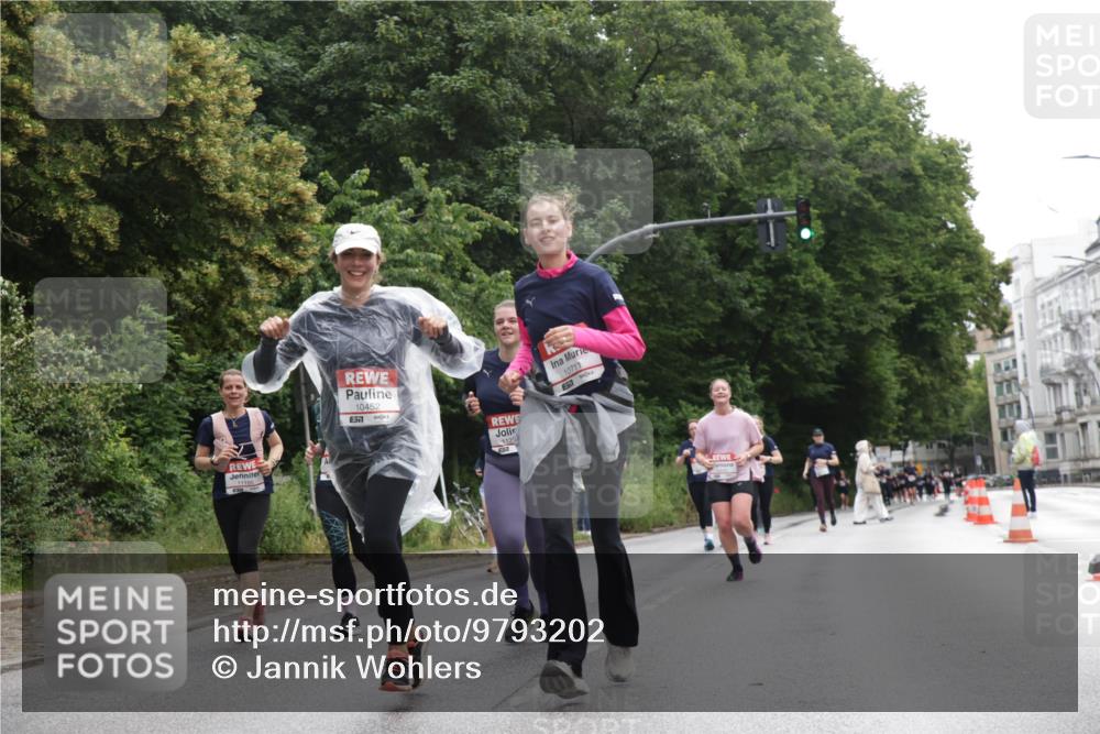 14.06.2026 - REWE Women's Run Jannik Wohlers http://msf.ph/oto/9793202 14.06.2026 10:08:24 Laufen 10452, 57, 10711, 112 meine-sportfotos.de