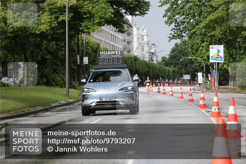 14.06.2026 - REWE Women's Run Jannik Wohlers http://msf.ph/oto/9793207 14.06.2026 09:06:07 Laufen 2, 8, 88, 88, 389, 9, 4 meine-sportfotos.de