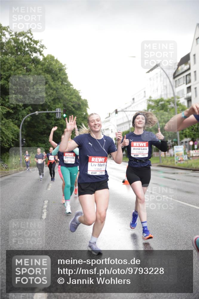 14.06.2026 - REWE Women's Run Jannik Wohlers http://msf.ph/oto/9793228 14.06.2026 09:52:25 Laufen 10774, 57, 10845, 7, 11312, 7, 1450 meine-sportfotos.de