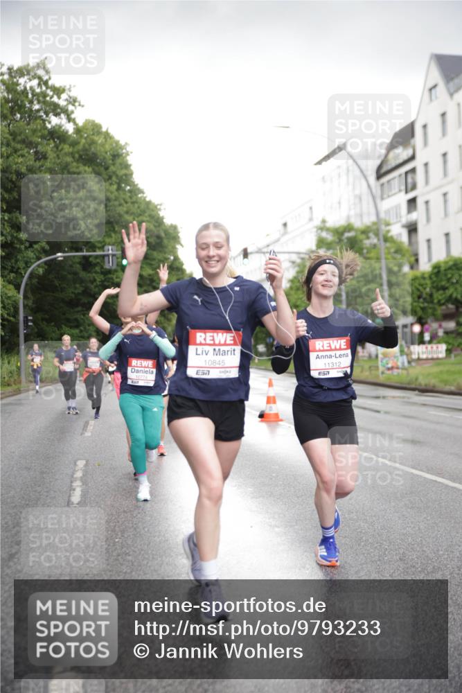 14.06.2026 - REWE Women's Run Jannik Wohlers http://msf.ph/oto/9793233 14.06.2026 09:52:25 Laufen 10774, 857, 10845, 57, 11312, 57 meine-sportfotos.de